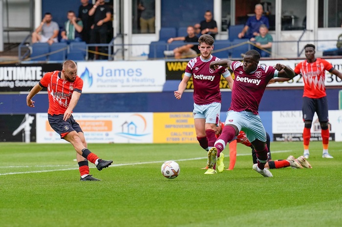 Soi kèo bóng đá Luton Town vs West Ham United – Ngoại hạng Anh – 02/09/2023